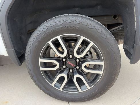 Used 2025 GMC Sierra 1500 AT4 w/ AT4 Premium Package AWD/4WD image 20