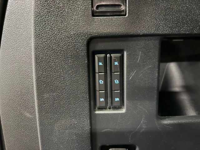 Used 2020 Ford Expedition XLT w/ Equipment Group 202A AWD/4WD image 23
