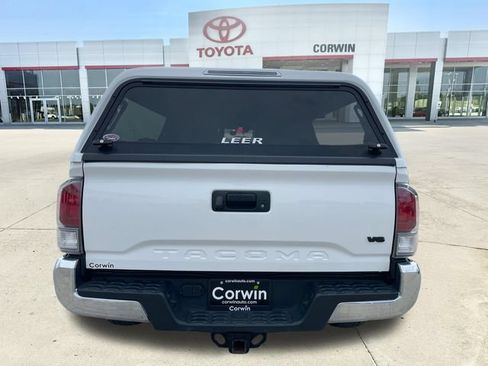 Used 2023 Toyota Tacoma TRD Off-Road AWD/4WD image 4