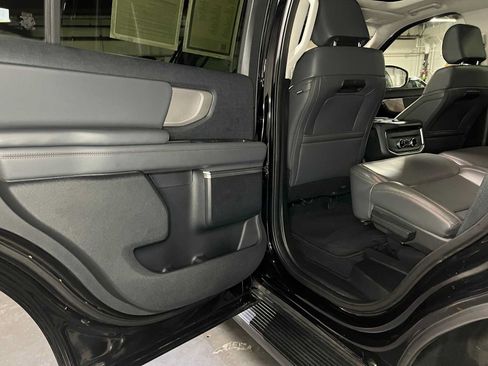 Used 2025 Ford Expedition Active AWD/4WD image 19