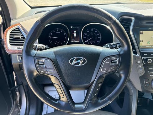 Used 2017 Hyundai Santa Fe Limited FWD image 11
