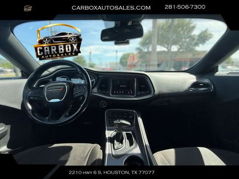 Used 2019 Dodge Challenger GT w/ Driver Convenience Group RWD image 9