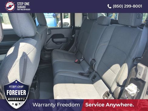 Used 2025 Jeep Gladiator Sport AWD/4WD image 28