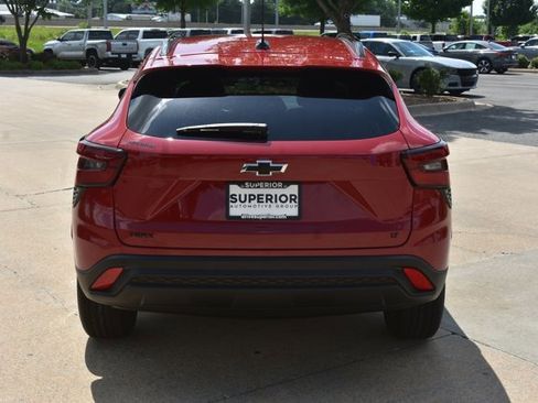 New 2026 Chevrolet Trax LT w/ Sunroof Package FWD image 6