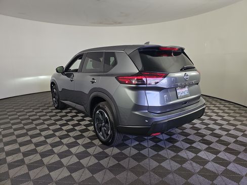 Used 2025 Nissan Rogue SV FWD image 6