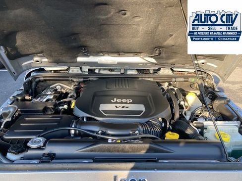 Used 2017 Jeep Wrangler Unlimited Sahara AWD/4WD image 13