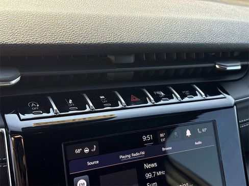 New 2025 Jeep Grand Cherokee L Altitude image 33