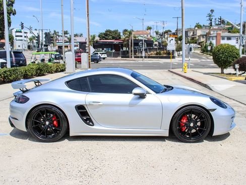 Used 2018 Porsche 718 Cayman S RWD image 7