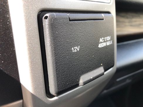 Used 2019 Ford F150 Lariat w/ Equipment Group 502A Luxury AWD/4WD image 39