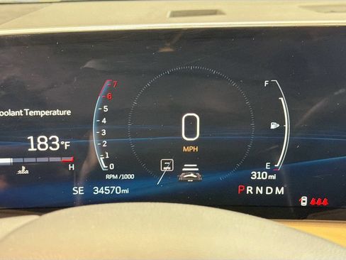 Used 2025 Cadillac XT4 Premium Luxury FWD image 14