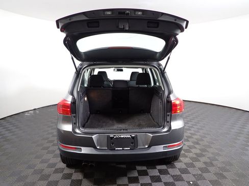 Used 2017 Volkswagen Tiguan Limited w/ Premium Package image 13