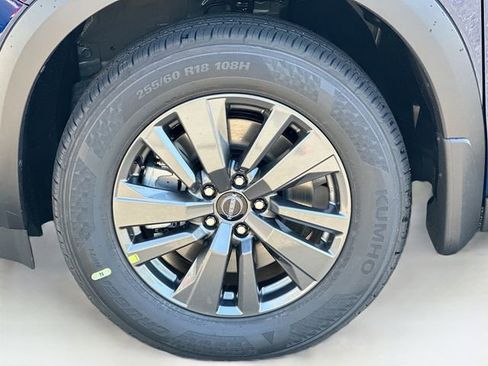 New 2025 Nissan Pathfinder SV image 5