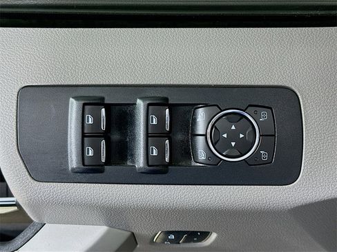 Used 2015 Ford F150 Lariat image 22