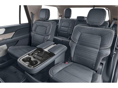 Used 2023 Lincoln Navigator Black Label AWD/4WD image 9