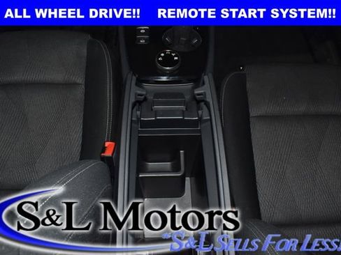 Used 2025 Nissan Rogue SV AWD/4WD image 23