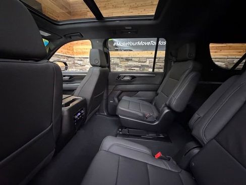 Used 2026 Chevrolet Suburban Z71 w/ Comfort Package AWD/4WD image 34