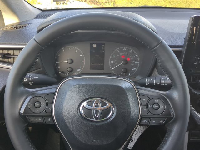 Certified 2025 Toyota Corolla Cross LE FWD image 29