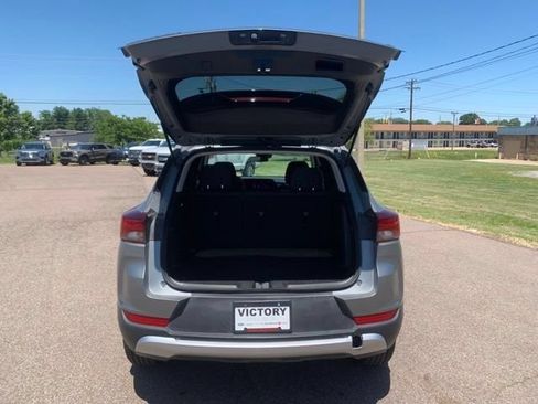 Used 2025 Chevrolet TrailBlazer LT AWD/4WD image 26