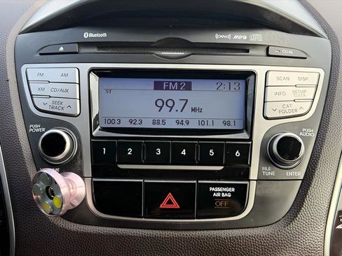 Used 2011 Hyundai Tucson GLS image 24