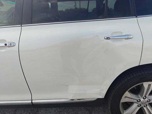 Used 2012 Toyota Highlander Limited FWD image 11