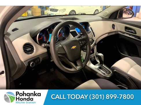 Used 2014 Chevrolet Cruze LS image 14