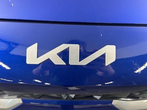Used 2024 Kia Forte LXS w/ LXS Technology Package FWD image 9