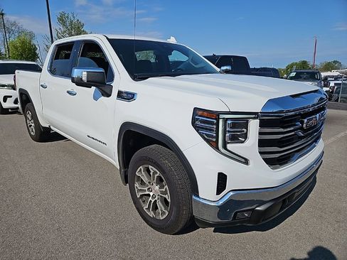 Used 2024 GMC Sierra 1500 SLT image 2