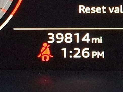 Used 2021 Audi Q8 Premium Plus image 21