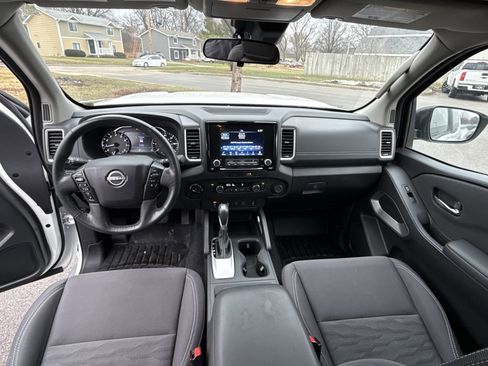 Used 2022 Nissan Frontier SV image 21