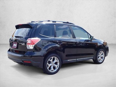 Used 2017 Subaru Forester 2.5i Touring AWD/4WD image 4