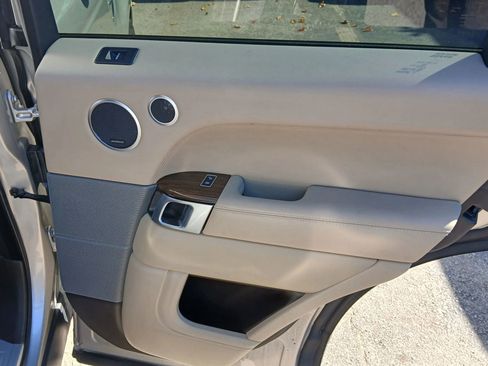 Used 2017 Land Rover Range Rover Sport HSE image 19