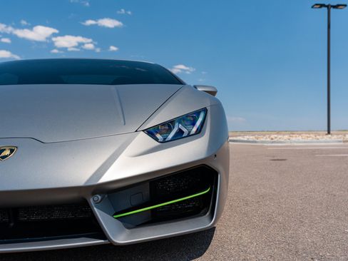 Used 2017 Lamborghini Huracan LP 580-2 RWD image 4