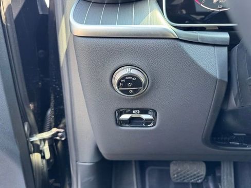 Used 2026 Mercedes-Benz GLC 300 4MATIC image 23