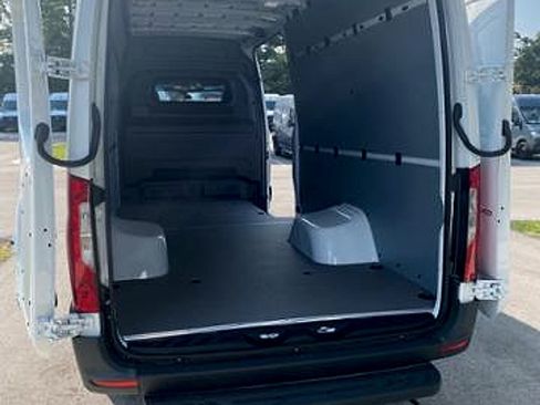 New 2024 Mercedes-Benz Sprinter 3500 image 3
