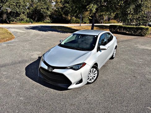 Used 2018 Toyota Corolla LE image 27