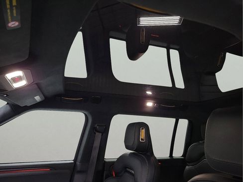 Used 2024 Rivian R1S Adventure image 13