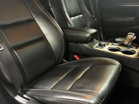 Used 2017 Jeep Grand Cherokee Limited AWD/4WD image 39