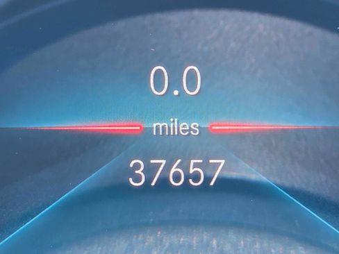 Used 2023 Mercedes-Benz GLB 250 4MATIC image 26