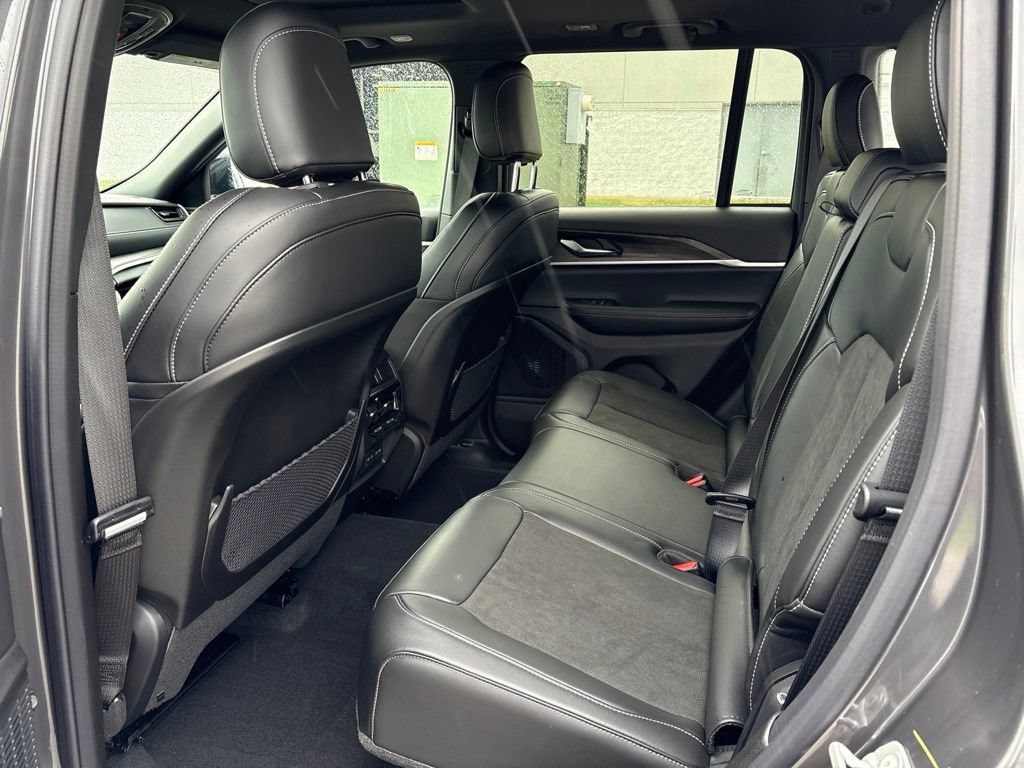 New 2026 Jeep Grand Cherokee Altitude AWD/4WD image 16
