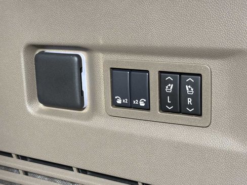 New 2026 GMC Yukon XL Denali w/ Sun & Power Step Package image 19