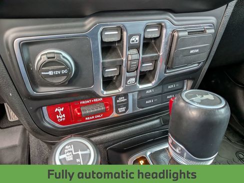 Used 2021 Jeep Wrangler Unlimited Rubicon w/ Dual Top Group AWD/4WD image 22