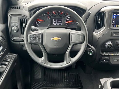 Used 2025 Chevrolet Silverado 2500 Custom w/ Custom Value Package image 17