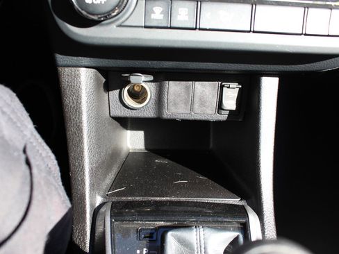 Used 2016 Toyota Corolla LE image 24