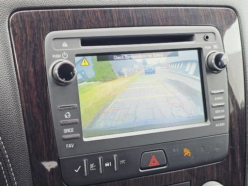 Used 2017 Chevrolet Traverse LT image 19
