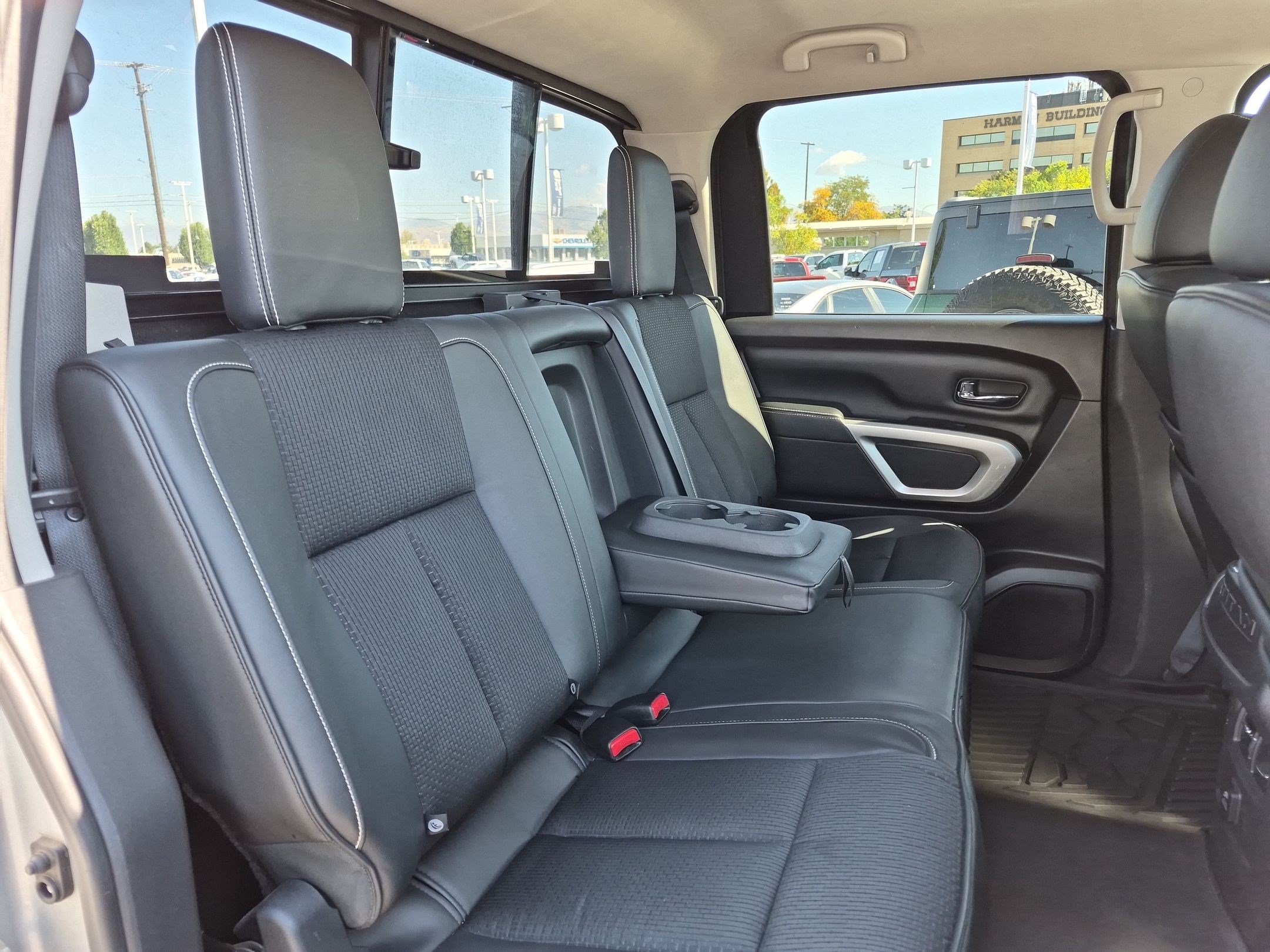 Used 2017 Nissan Titan PRO-4X AWD/4WD image 32