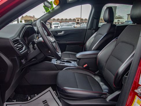 Used 2025 Ford Escape ST-Line image 13