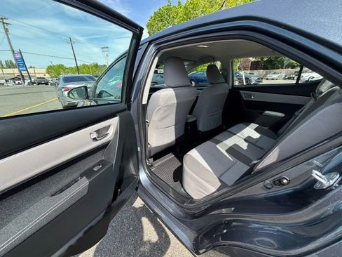 Used 2018 Toyota Corolla LE image 22