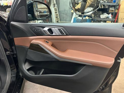 Used 2019 BMW X5 xDrive40i w/ M Sport Package image 14