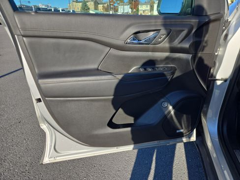 Used 2020 GMC Acadia SLT image 16