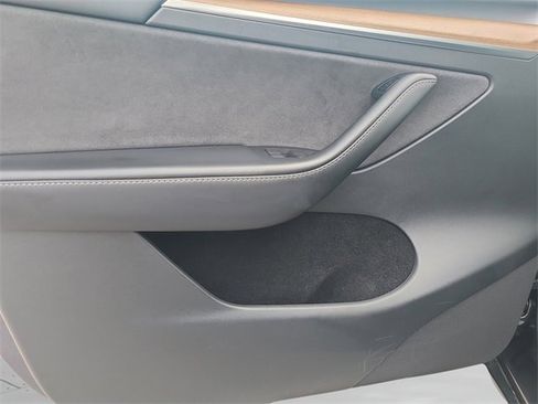 Used 2023 Tesla Model Y Long Range image 19